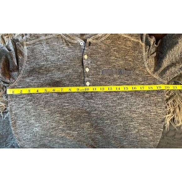 Guess Shirt Mens Medium Gray Long Sleeve Henley‎ Pullover Knit Lightweight - Picture 8 of 11